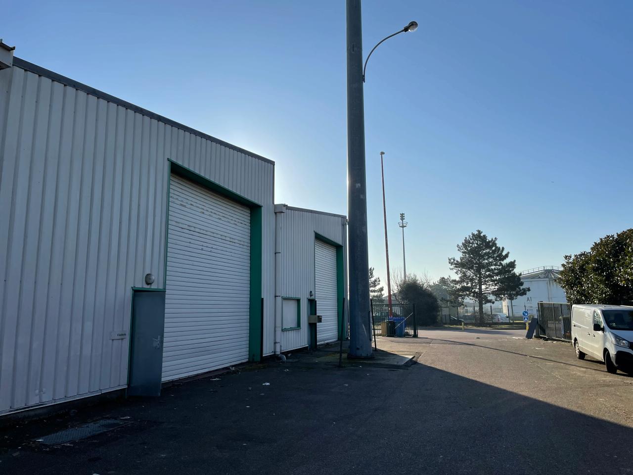 Local d'activité Le Petit-Quevilly 320m² Location local d'activité Le Petit-Quevilly Seine-Maritime OLACT2420407 2